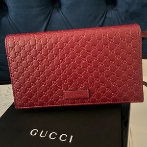 Gucci microguccissima cross body bag